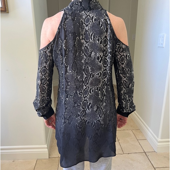 Parker Print Silk Blouse - Picture 3 of 7